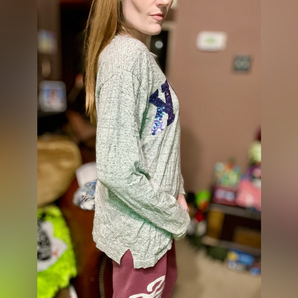 PINK Victoria's Secret Gray Long Sleeve Tee - Picture 4 of 7